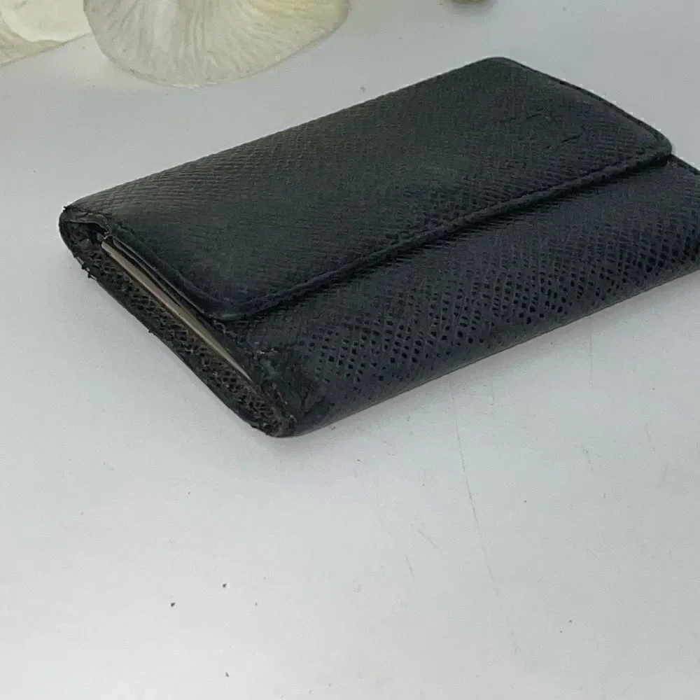 AUTHENTIC Louis Vuitton Black Taiga 6 Key Wallet